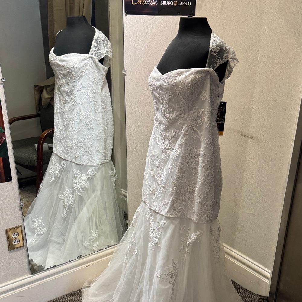 Elegant White bridal Lace gown